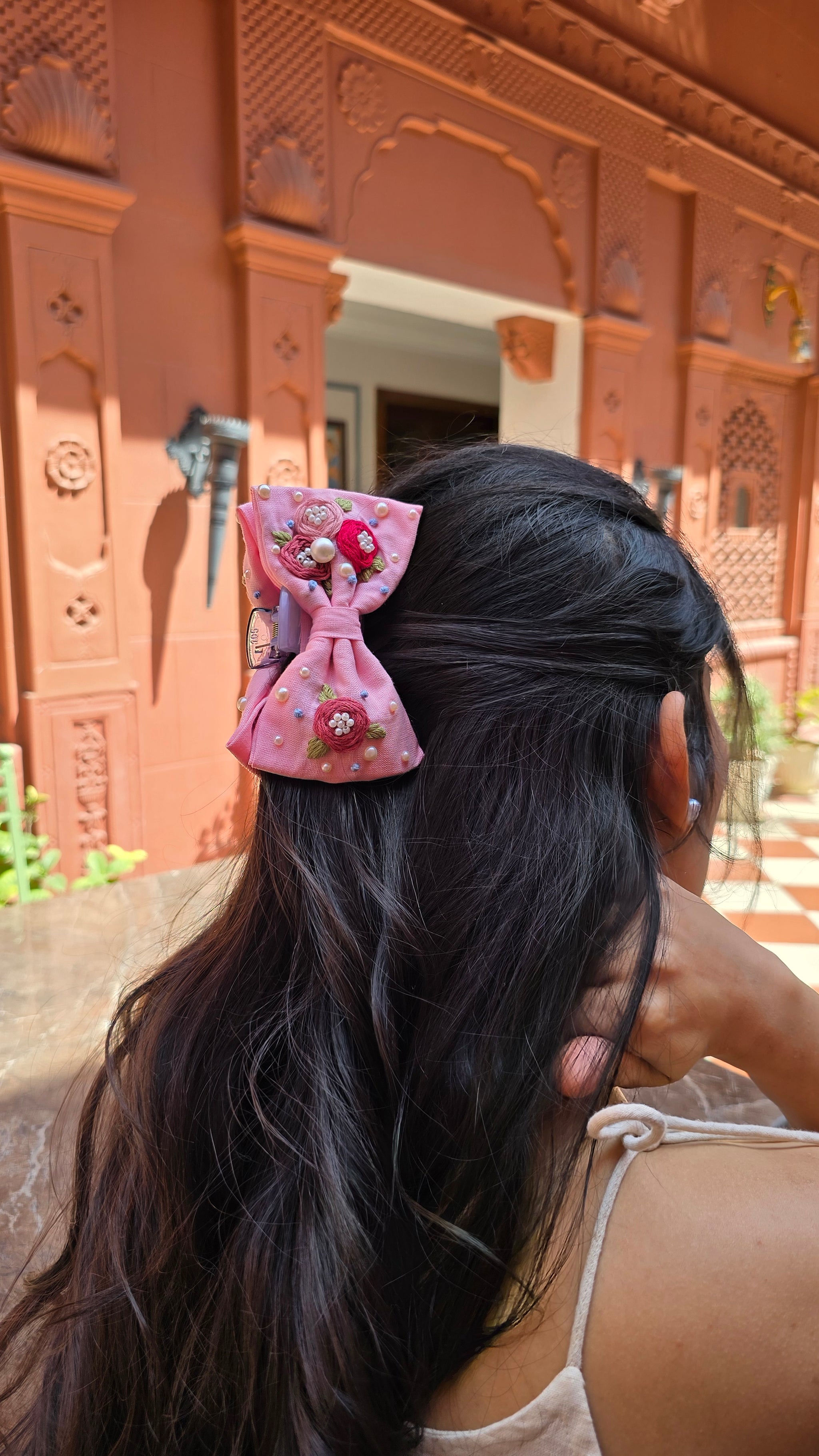 Shivalic Hand Embroidered Clutcher Bow