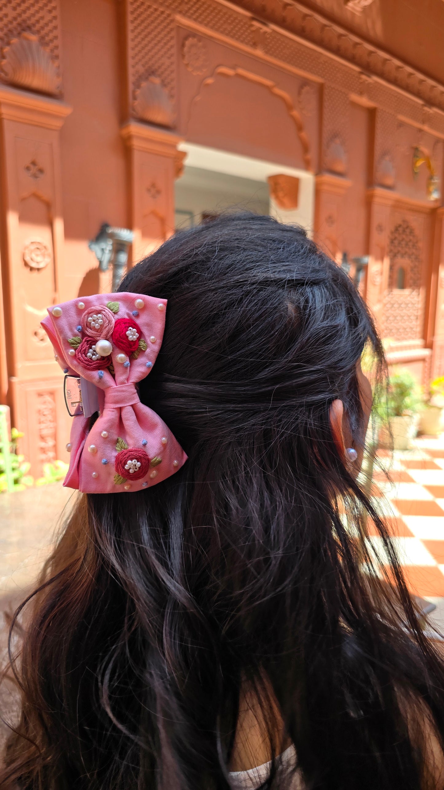 Shivalic Hand Embroidered Clutcher Bow