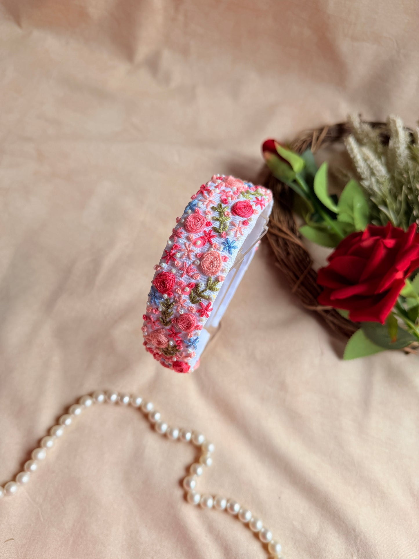 Neelkamal Safed Pushp Hand Embroidered Headband