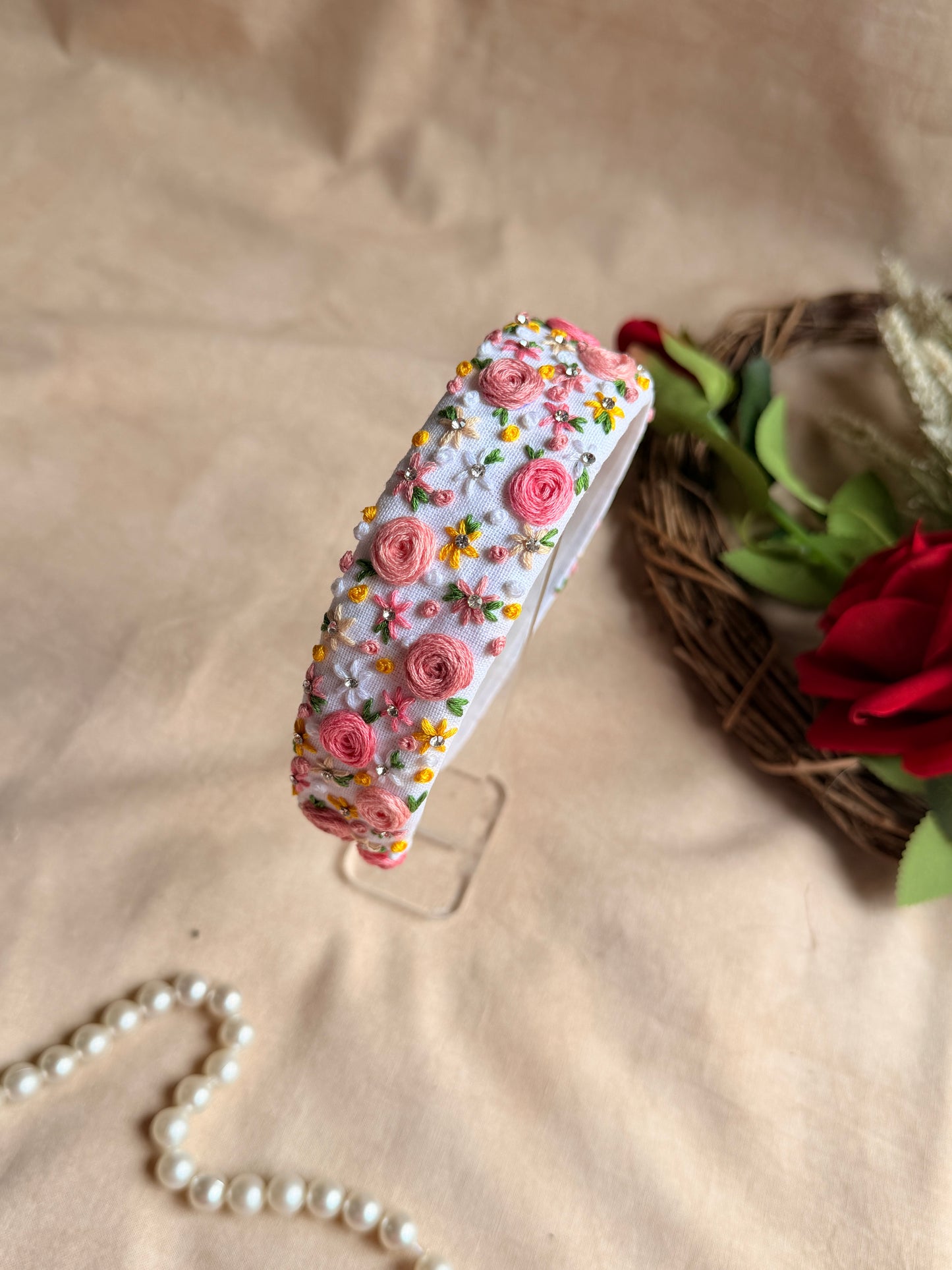 Phoolwari Safed Gul Hand Embroidered Headband