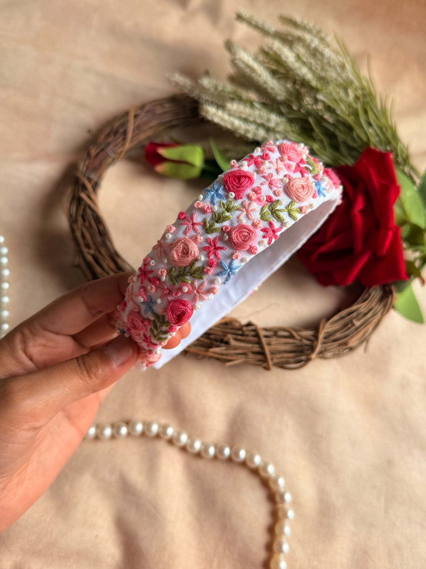 Neelkamal Safed Pushp Hand Embroidered Headband