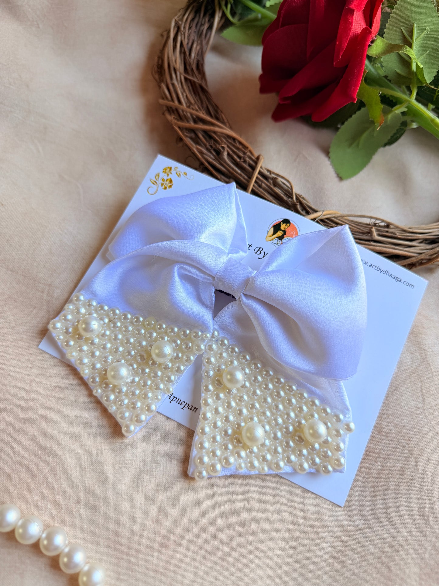 Pearl of Wisdom White Bow Hair Clip