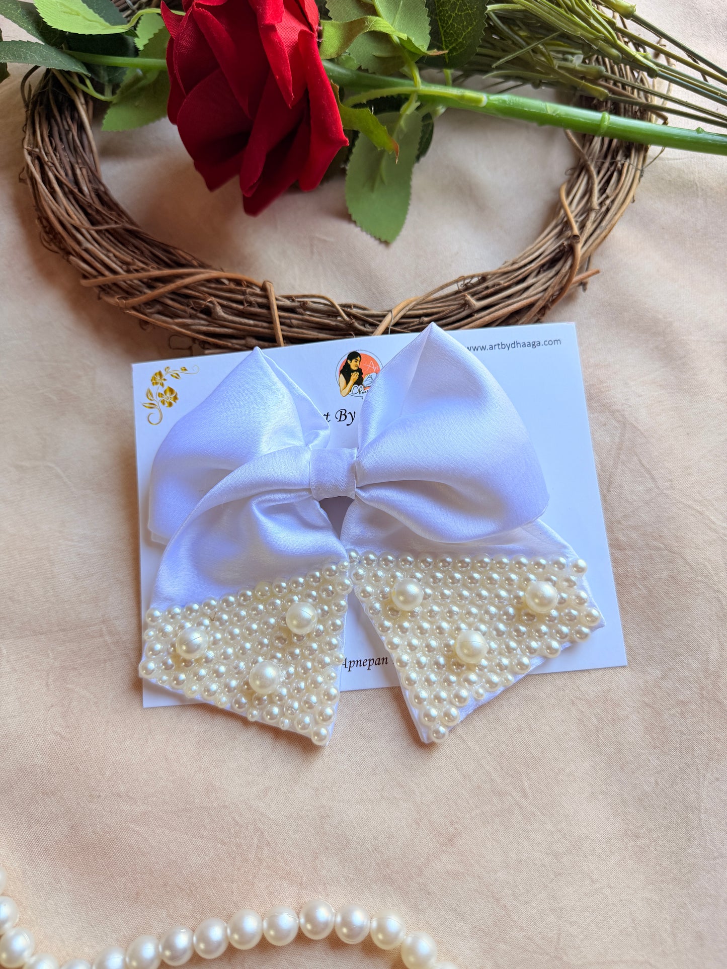 Pearl of Wisdom White Bow Hair Clip