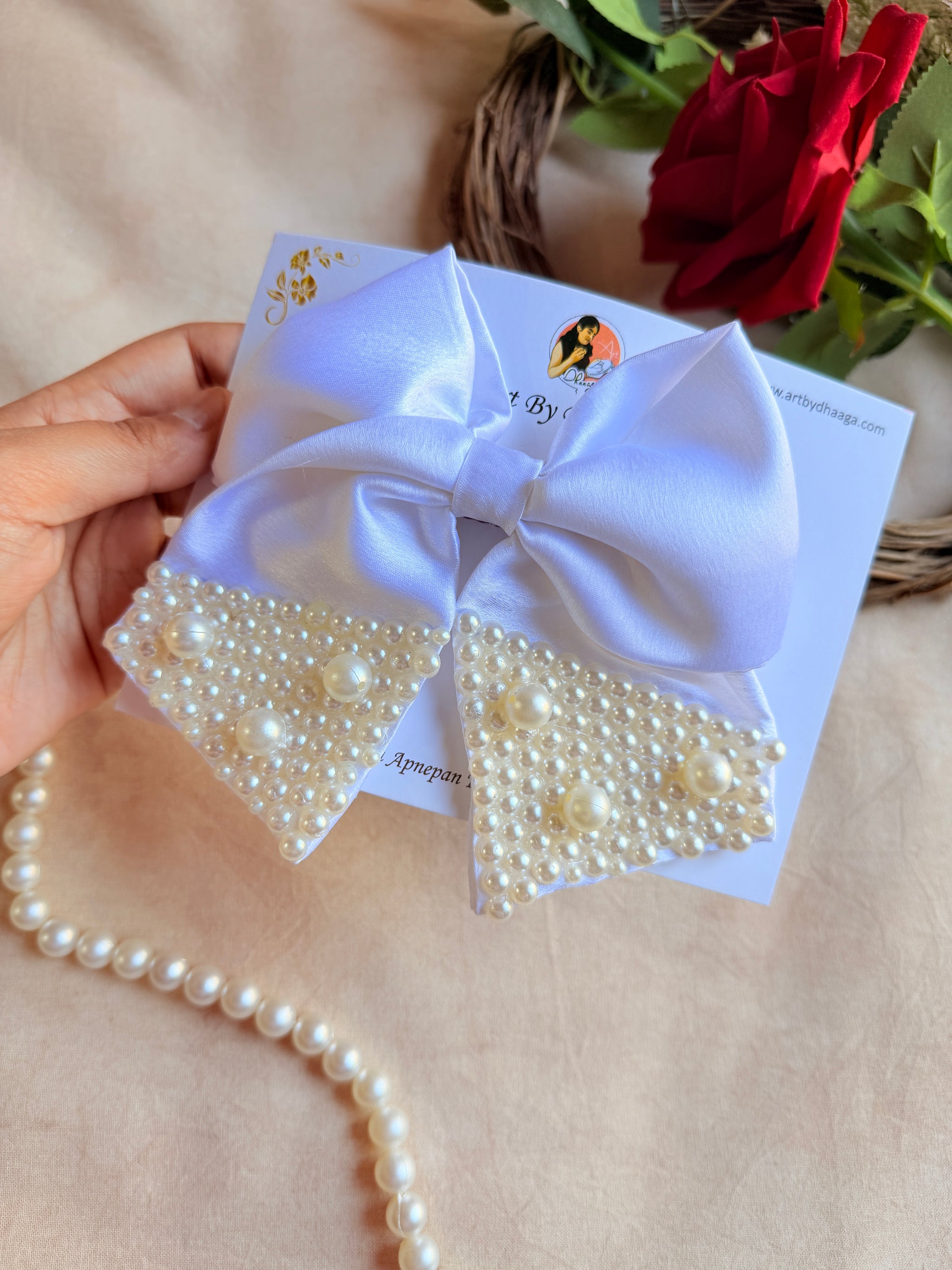 Pearl of Wisdom White Bow Hair Clip