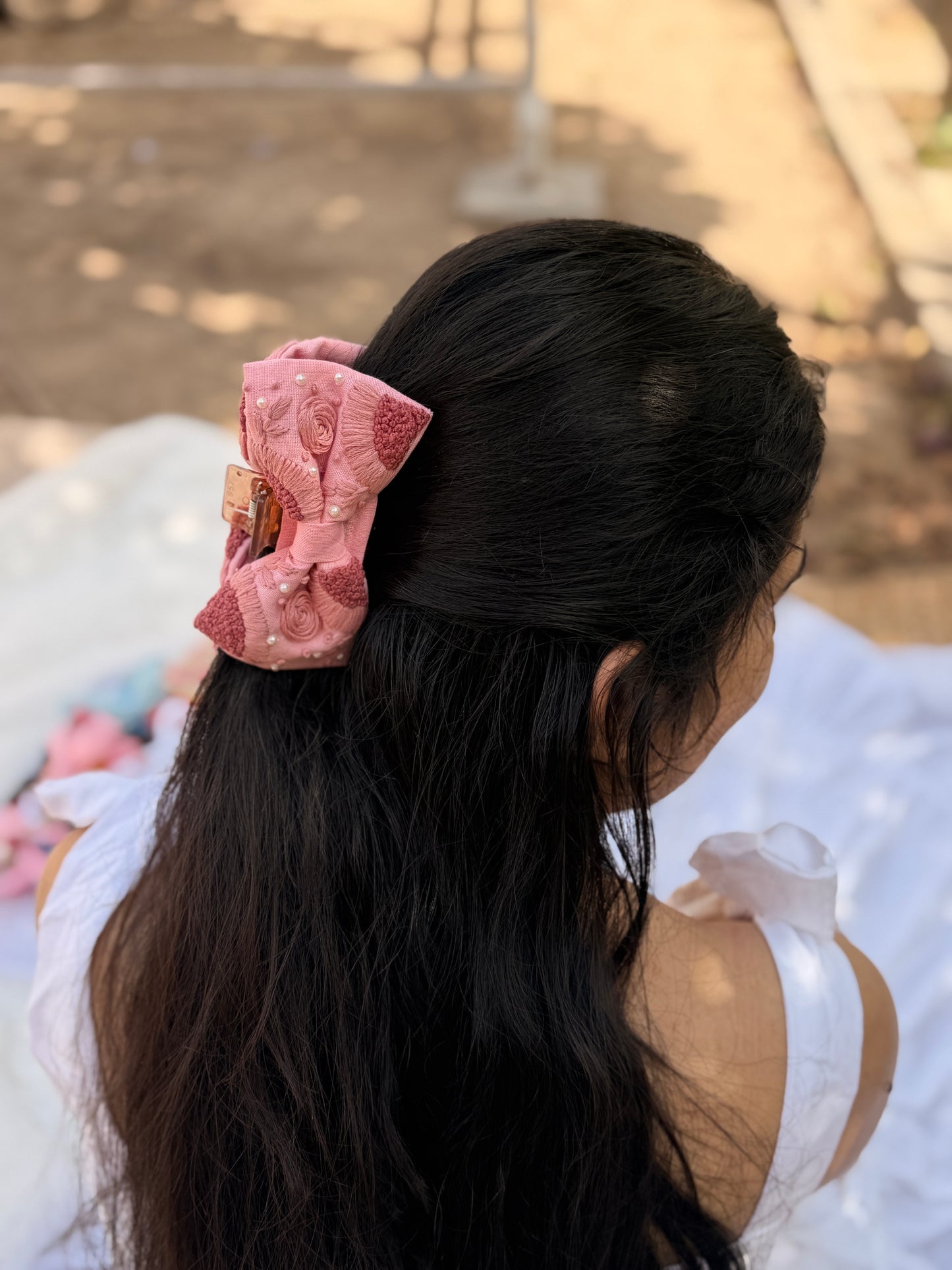 Roshni’s Hand Embroidered Clutcher Bow