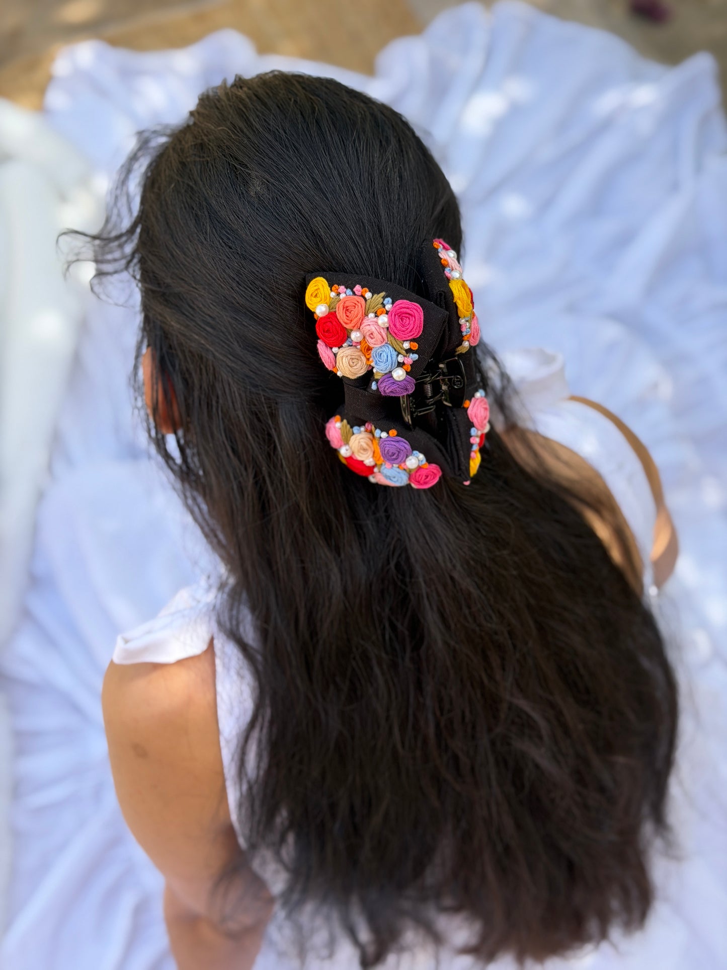 Rangreza Hand Embroidered Clutcher Bow