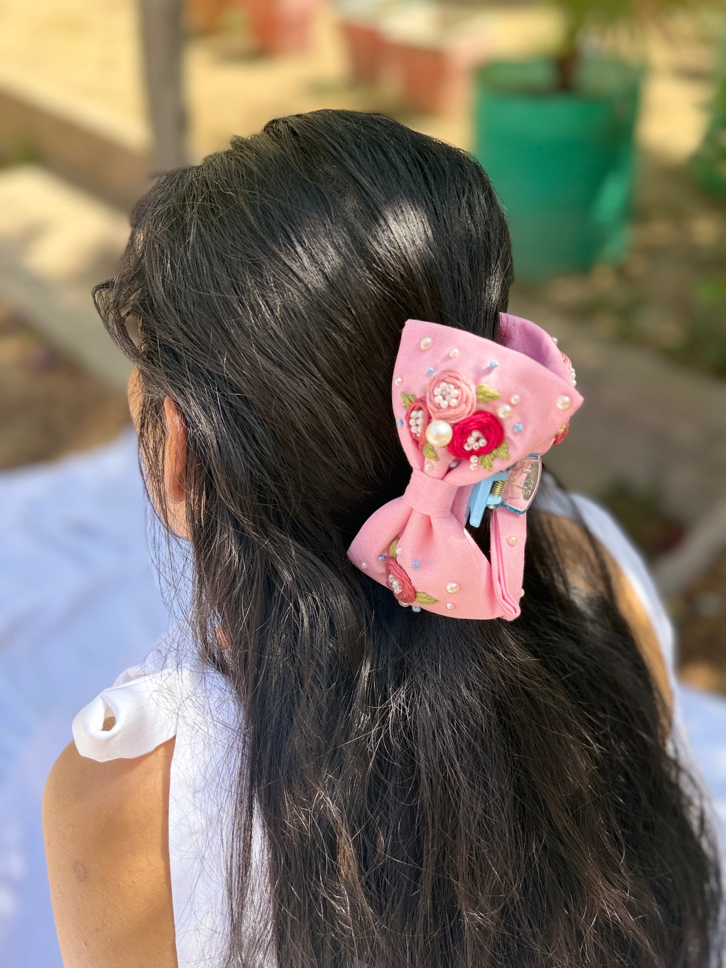 Shivalic Hand Embroidered Clutcher Bow