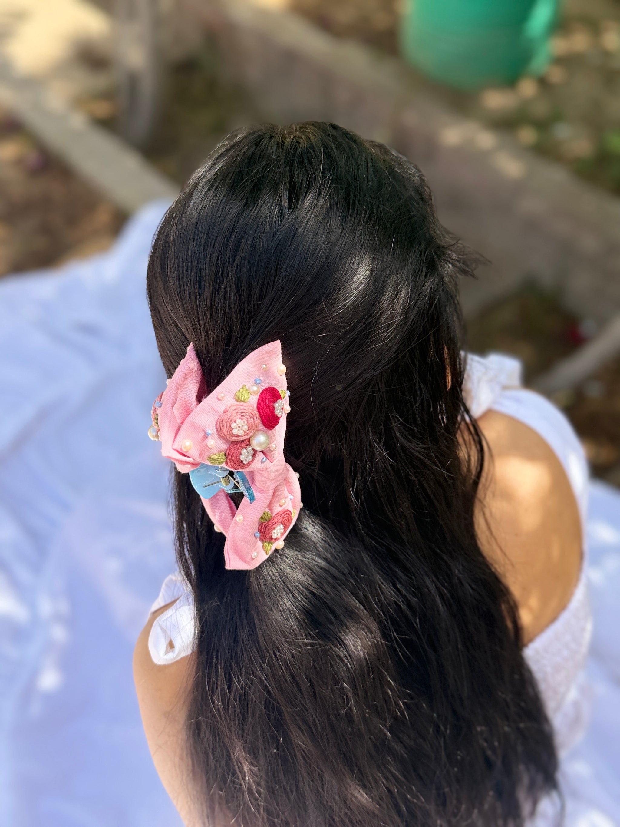 Shivalic Hand Embroidered Clutcher Bow