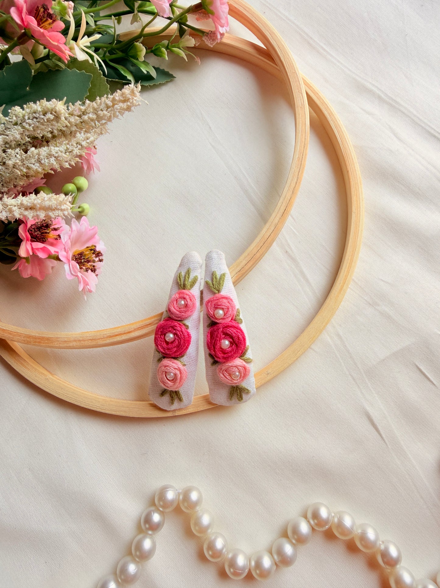 Niya White Hand Embroidered Floral Tic Tac Clips