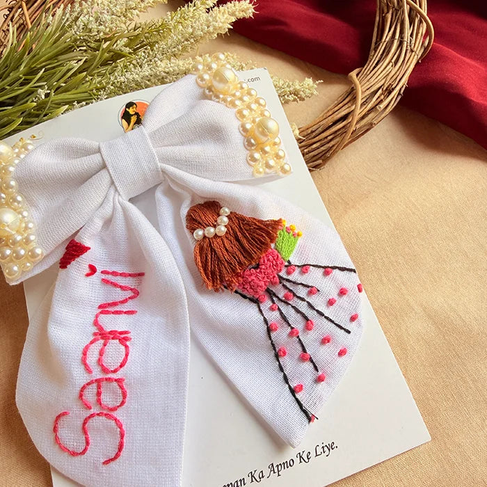 Aaina Mini White Bow for Kids – Hand-Embroidered Personalized Hair Accessory