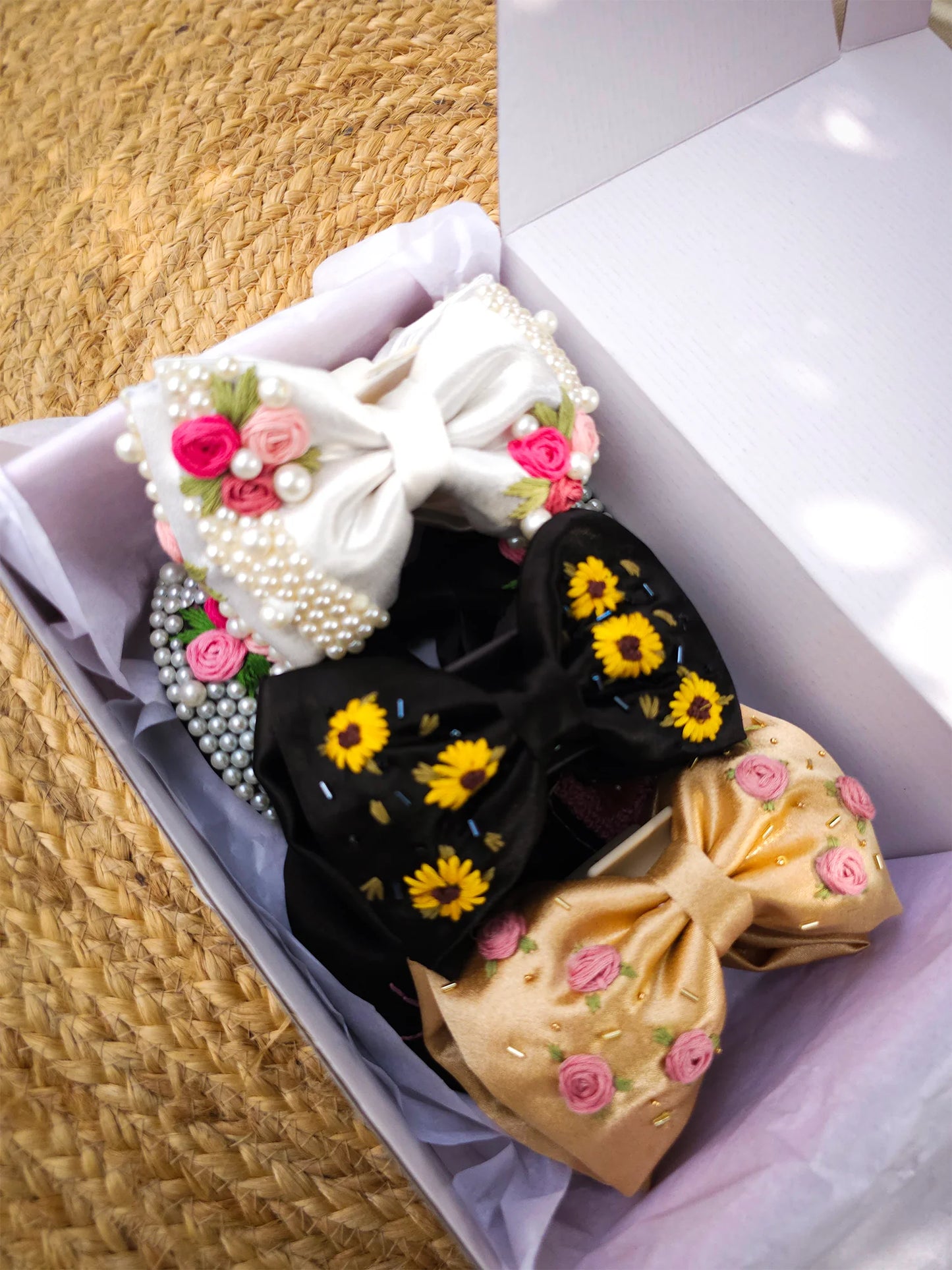 Threaded Trio Clutcher Bow Set – Hand Embroidered Gift Hamper