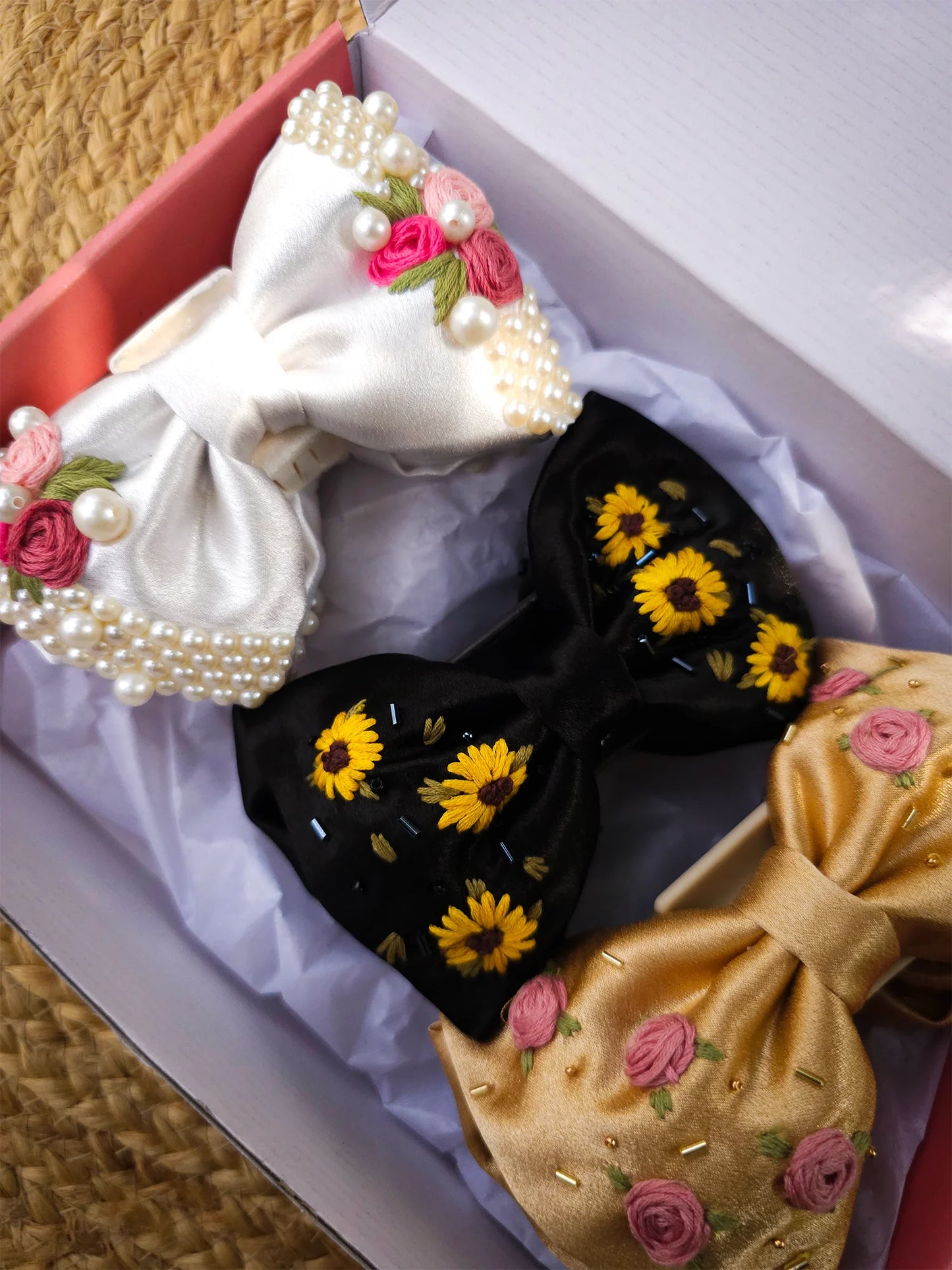 Threaded Trio Clutcher Bow Set – Hand Embroidered Gift Hamper