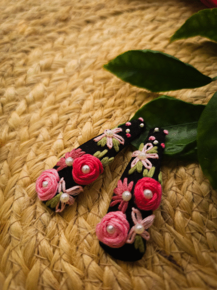 Scarlet Bloom Tic Tac Set