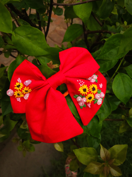 ❤️ Scarlet Bloom Scrunchie