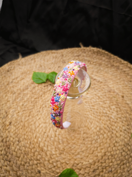 🌸 “Gulabi Saaz” – Hand-Embroidered Pink Floral Hairband