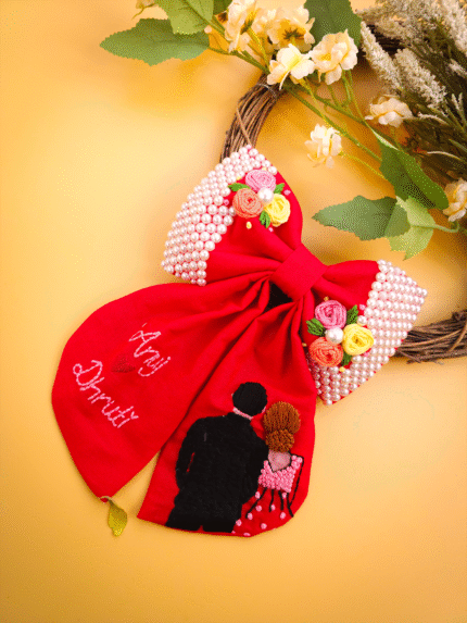 Hamsafar 💞 – Couple Bow with Hand-Embroidered Dolls