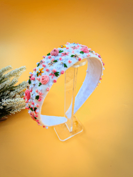 🤍 DARLING – Premium Hand-Embroidered Slim Headband
